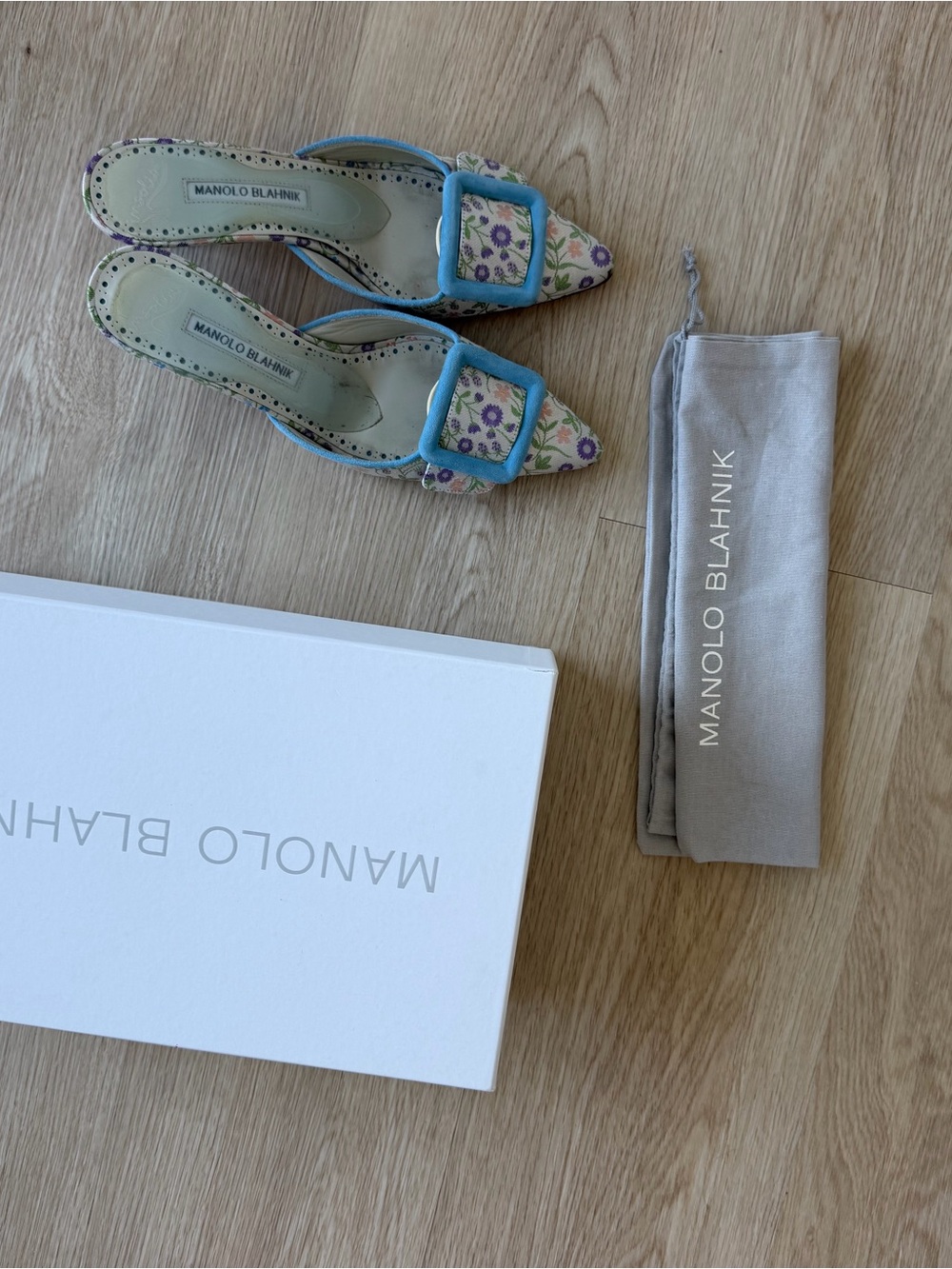 Manolo Blahnik Blue floral Maysale with buckle size 37 - Picture 11 of 13